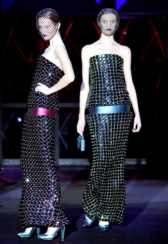 Armani Prive Proleće - Leto 2011
Haljine futurističke zvezde crvenog tepiha potpisane od nekrunisanog modnog imperatora