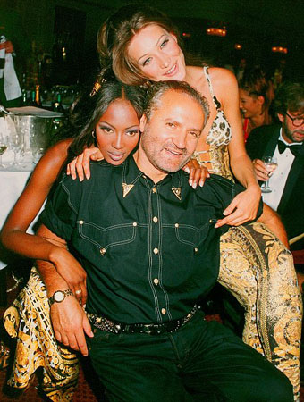 NAOMI CAMPBELL, CARLA BRUNI I GIANNI VERSACE