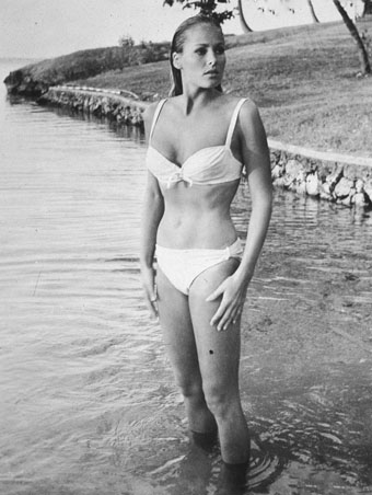 URSULA ANDRESS