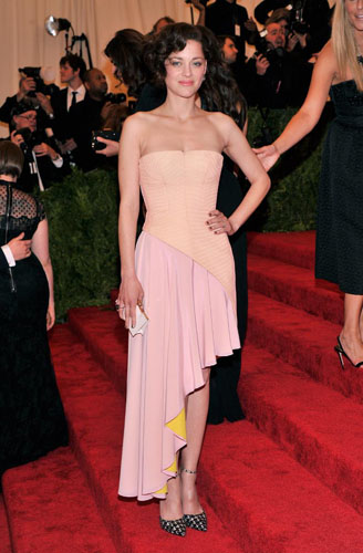 Marion Cotillard nosi CHRISTIAN DIOR COUTURE