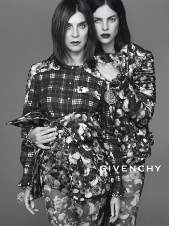 Carine Roitfeld i Julia Restoin Roitfeld za Givenchy