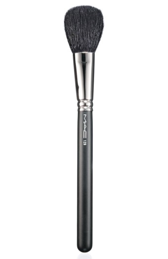 M·A·C 129 Powder Brush
